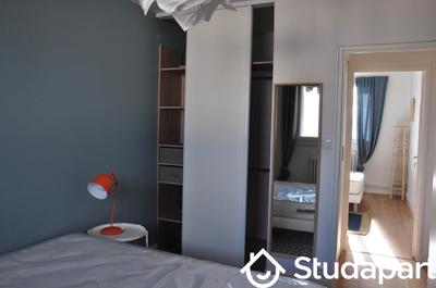 Chambre - 11 m² - 1 pièce