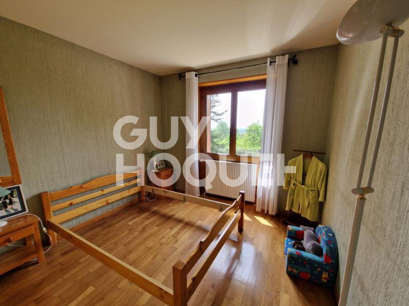 Maison - 208 m² - 8 pièces