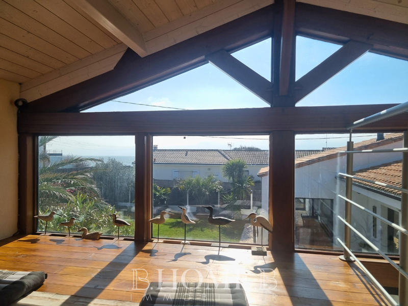 Maison - 212 m² - 10 pièces