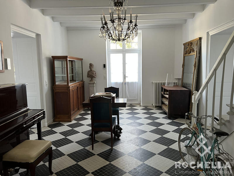 Maison ancienne - 380 m² - 9 pièces