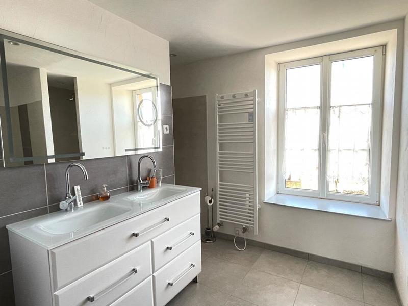 Maison - 212 m² - 8 pièces