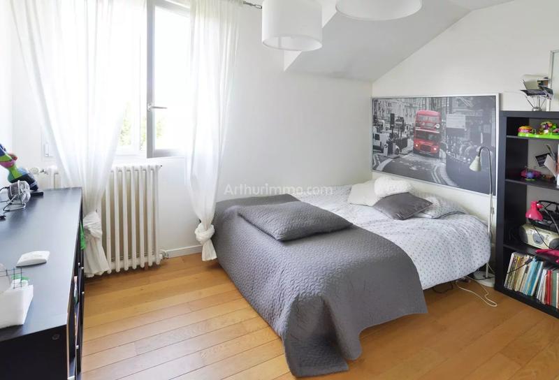 Maison - 182 m² - 8 pièces