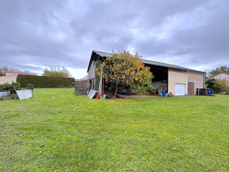 Maison - 200 m² - 1 pièce