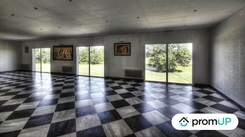 Maison contemporaine - 1 280 m² - 20 pièces