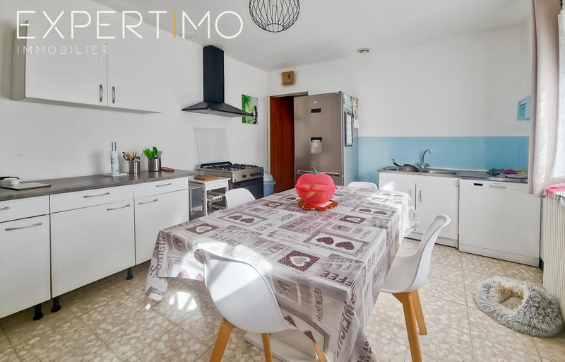 Maison - 111 m² - 7 pièces