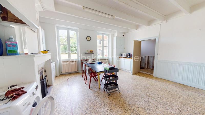 Maison - 268 m² - 11 pièces