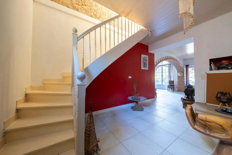 Maison - 253 m² - 7 pièces