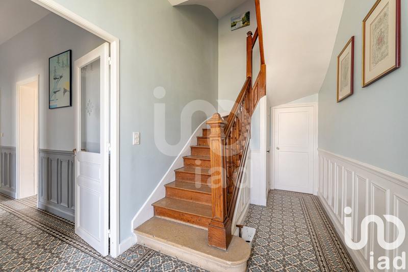 Maison - 248 m² - 9 pièces