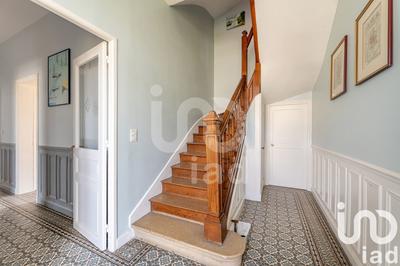 Maison - 248 m² - 9 pièces