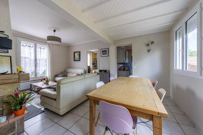 Maison - 64 m² - 5 pièces