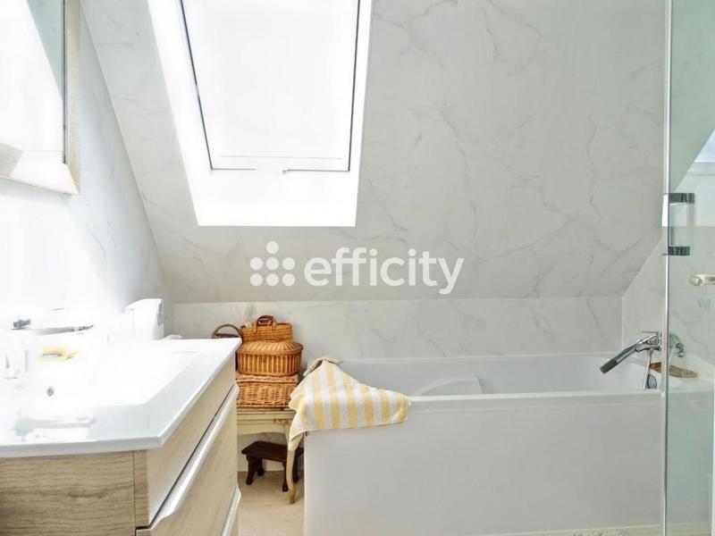 Maison - 179 m² - 8 pièces