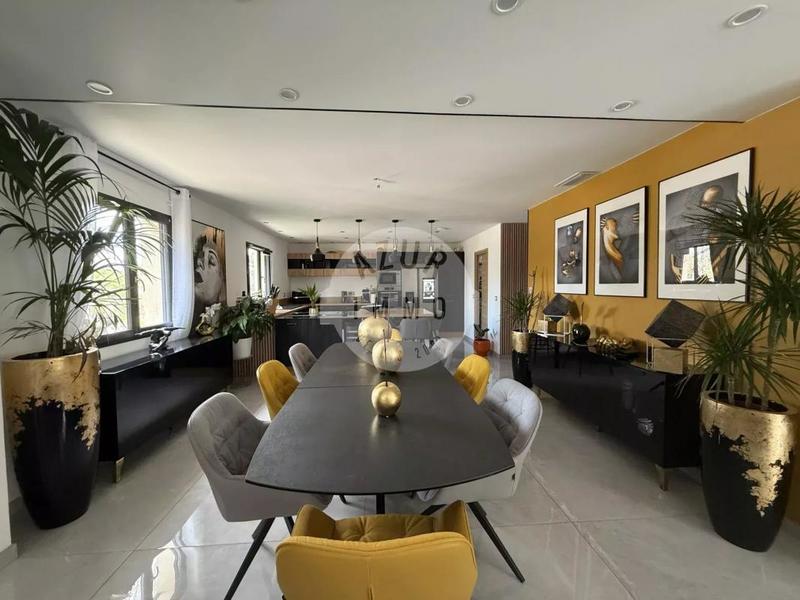 Villa - 160 m² - 6 pièces