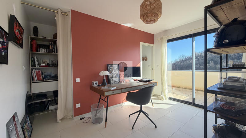 Maison - 237 m² - 8 pièces