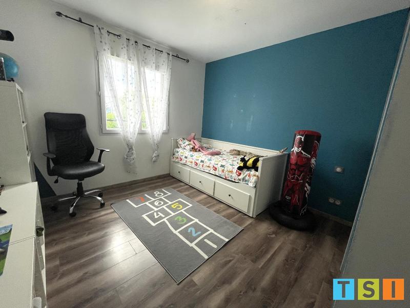 Maison - 223 m² - 8 pièces