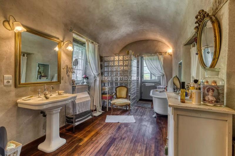 Maison - 500 m² - 10 pièces