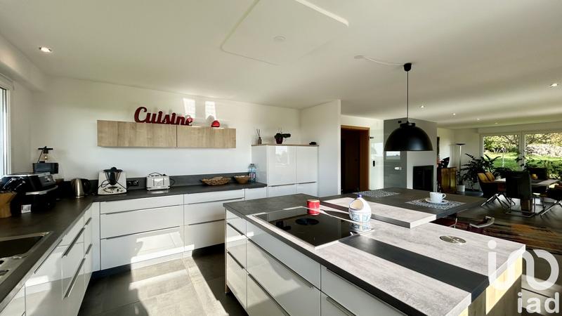 Maison - 217 m² - 6 pièces