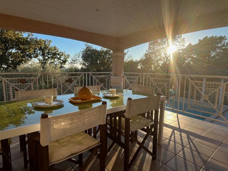 Maison contemporaine - 267 m² - 10 pièces