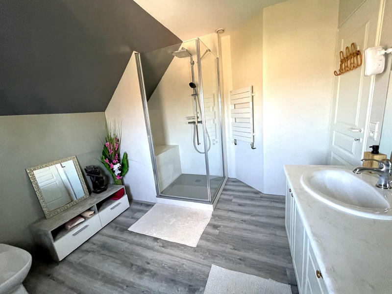 Maison - 167 m² - 6 pièces