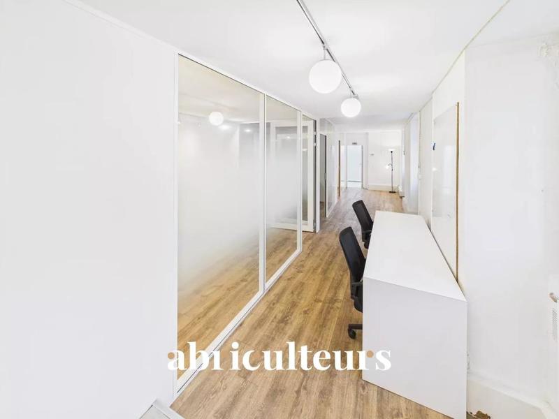 Bureau - 64 m² - 4 pièces