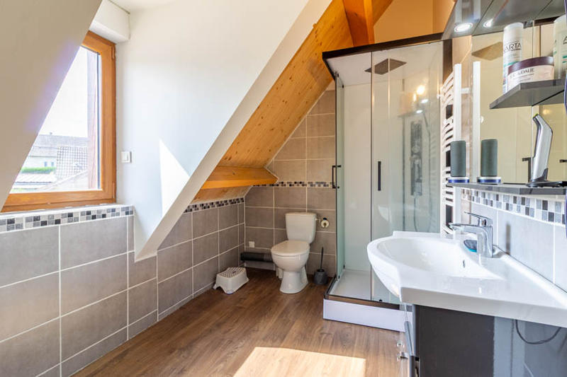 Maison - 202 m² - 8 pièces