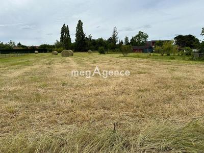 Terrain constructible - 676 m²