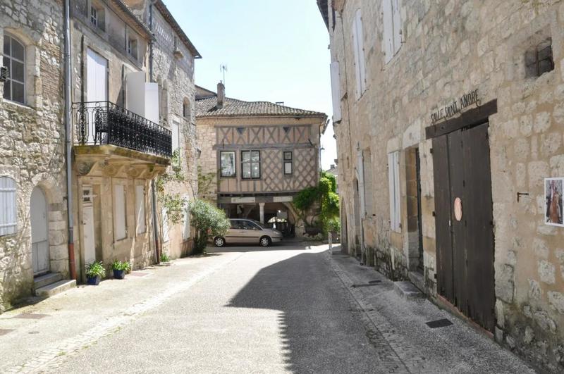 Maison de ville - 240 m² - 10 pièces