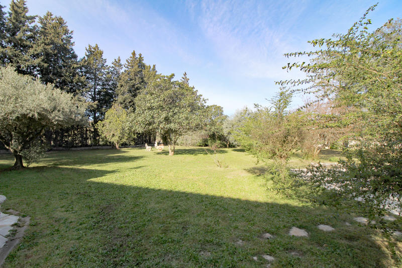 Maison - 325 m² - 9 pièces