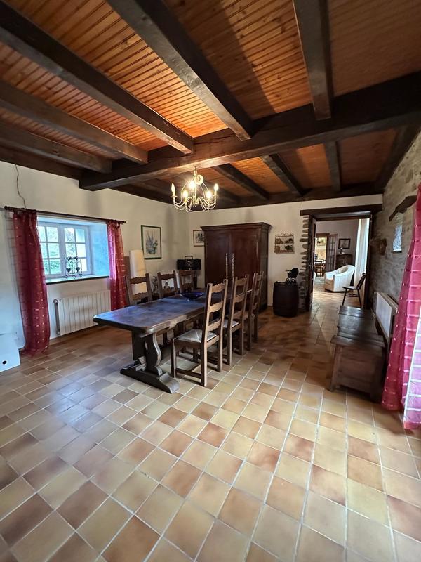 Maison - 184 m² - 5 pièces
