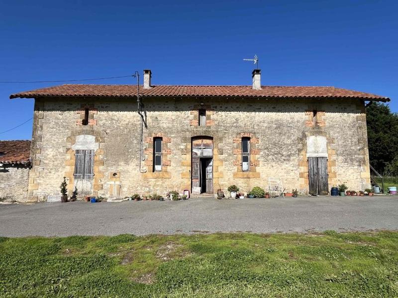 Propriété - 88 m² - 4 pièces