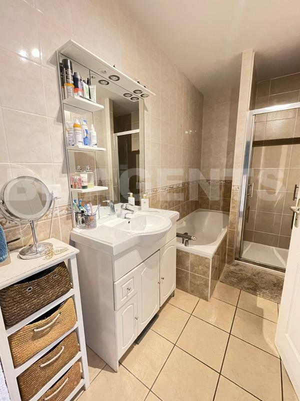 Maison - 96 m² - 4 pièces