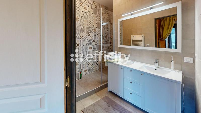 Maison - 194 m² - 5 pièces