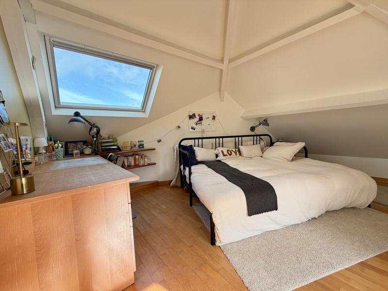 Maison - 218 m² - 9 pièces