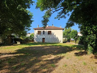 Maison traditionnelle - 74 m² - 4 pièces