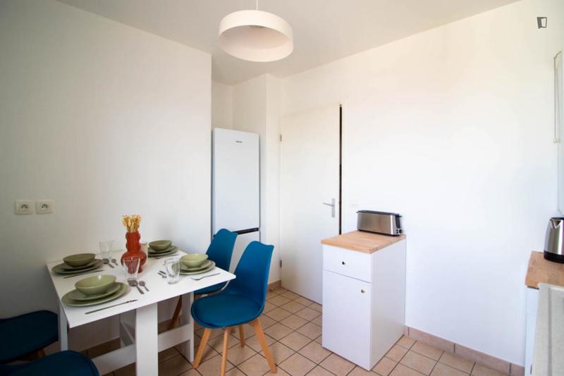 Chambre - 11 m² - 4 pièces