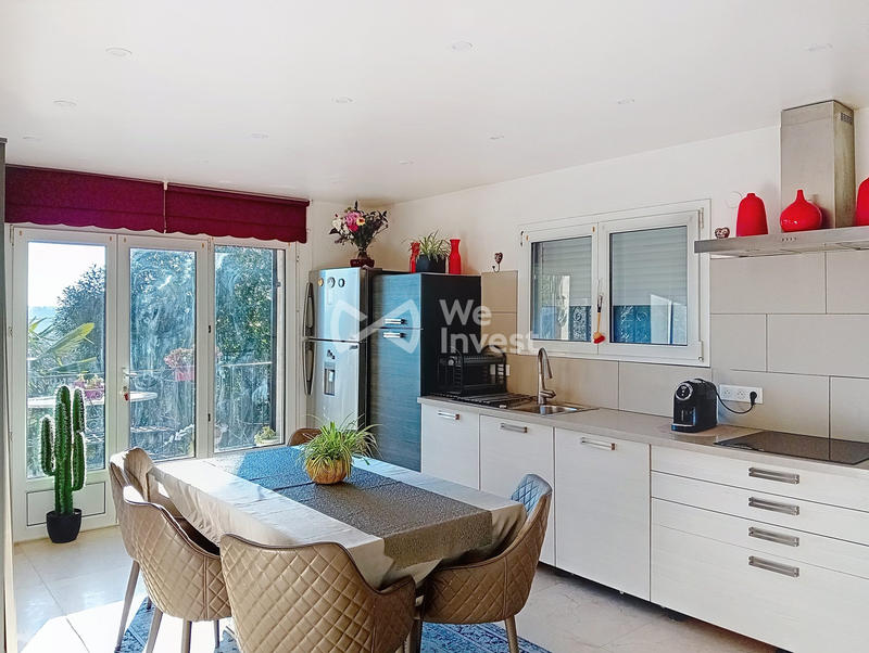 Maison contemporaine - 340 m² - 10 pièces