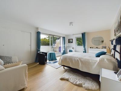 Appartement - 222 m² - 5 pièces