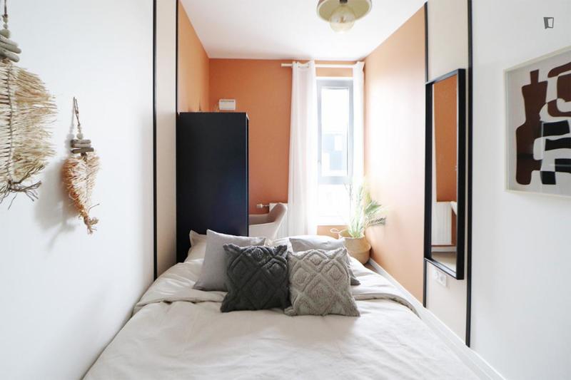 Chambre - 11 m² - 4 pièces