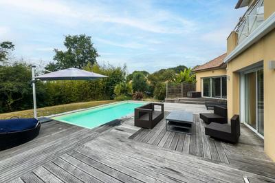 Villa - 240 m² - 6 pièces