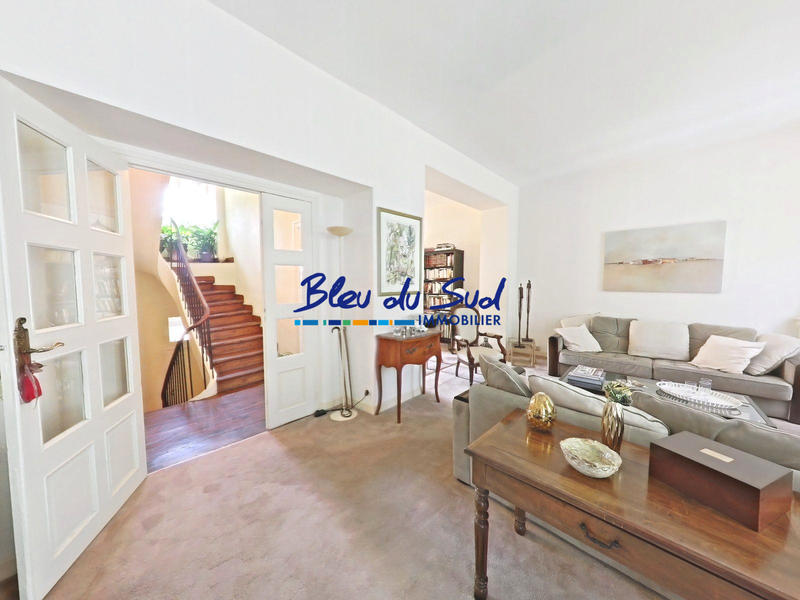 Maison - 196 m² - 10 pièces