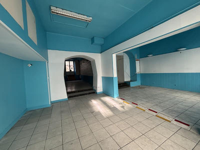 Local commercial - 88 m² - 4 pièces