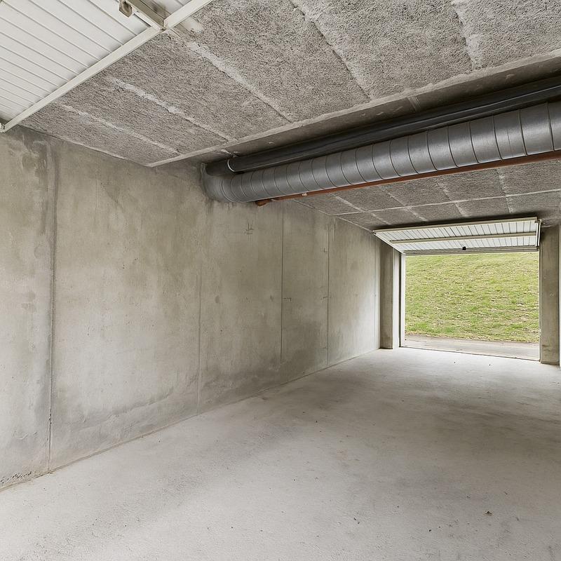 Garage - 83 m²