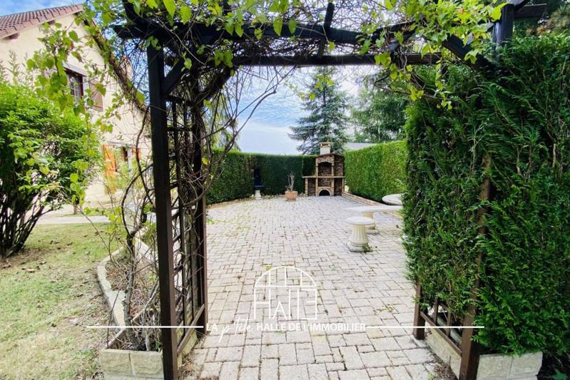 Maison - 227 m² - 9 pièces