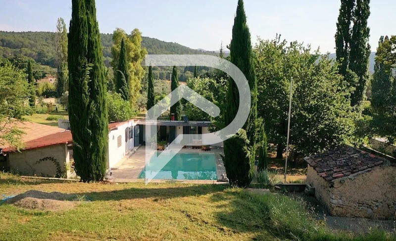 Maison - 231 m² - 11 pièces