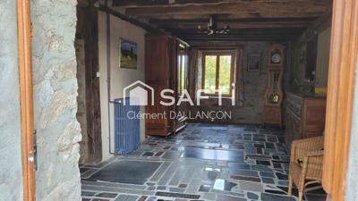 Maison - 325 m² - 8 pièces