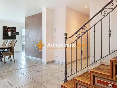 Maison - 233 m² - 6 pièces