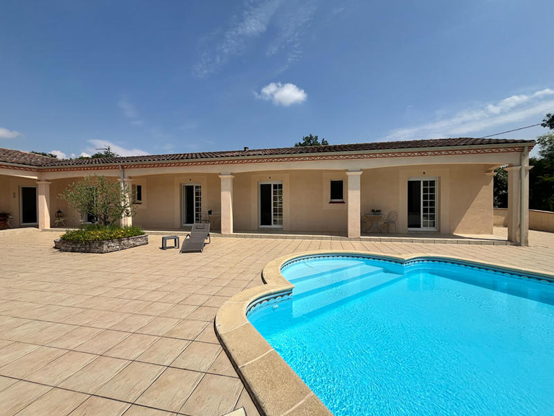 Maison - 167 m² - 9 pièces