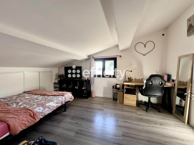 Villa - 267 m² - 11 pièces