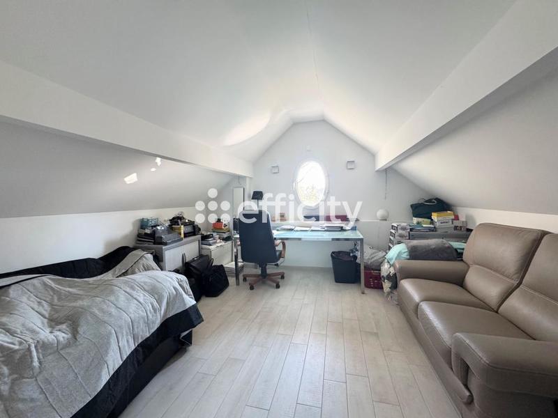 Maison - 170 m² - 7 pièces