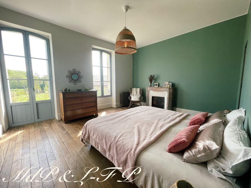 Maison - 262 m² - 7 pièces