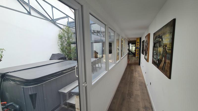 Loft - 350 m² - 9 pièces